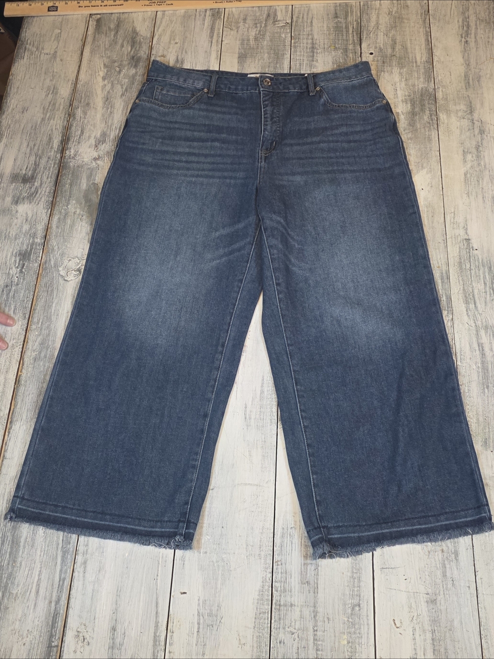 Edited by Hunter McGrady Women's Cropped Wide-Leg Blue Jeans with Raw Hem sz 10